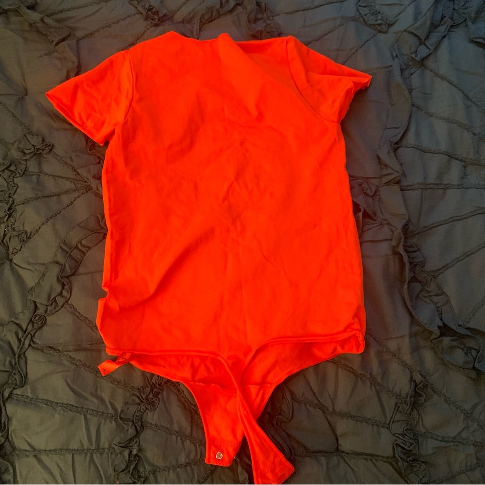 SKIMS BODYSUIT NWOT L/XL